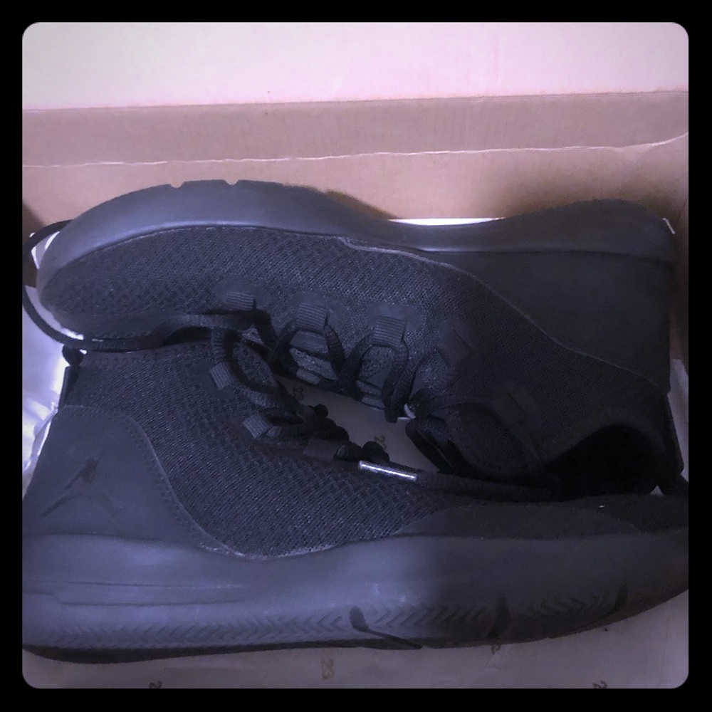Jordan Reveal BG. Size 6.5Y